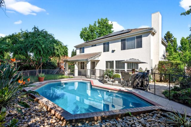 3130 Hillcrest Court, Madera, CA 93637