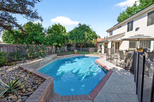 3130 Hillcrest Court, Madera, CA 93637