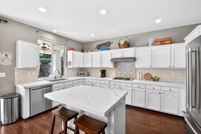 3130 Hillcrest Court, Madera, CA 93637