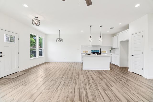 1610 Life Avenue, Dallas, TX 75212