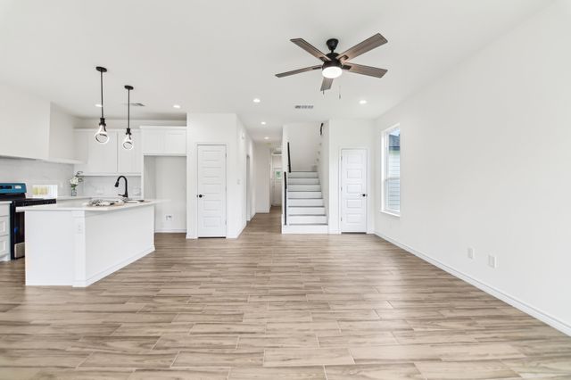 1610 Life Avenue, Dallas, TX 75212