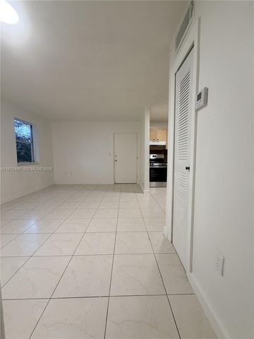 1525 NW 19th Ter 15, Miami, FL 33125