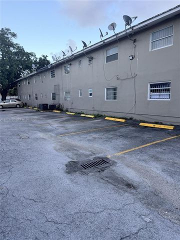 1525 NW 19th Ter 15, Miami, FL 33125