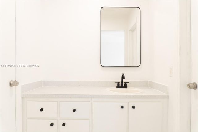 1525 NW 19th Ter 15, Miami, FL 33125