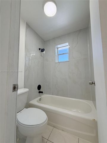 1525 NW 19th Ter 15, Miami, FL 33125