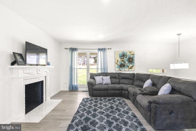 8607 PINECLIFF DR, Frederick, MD 21704