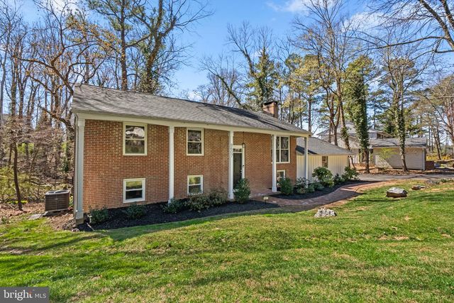 8607 PINECLIFF DR, Frederick, MD 21704