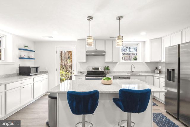 8607 PINECLIFF DR, Frederick, MD 21704