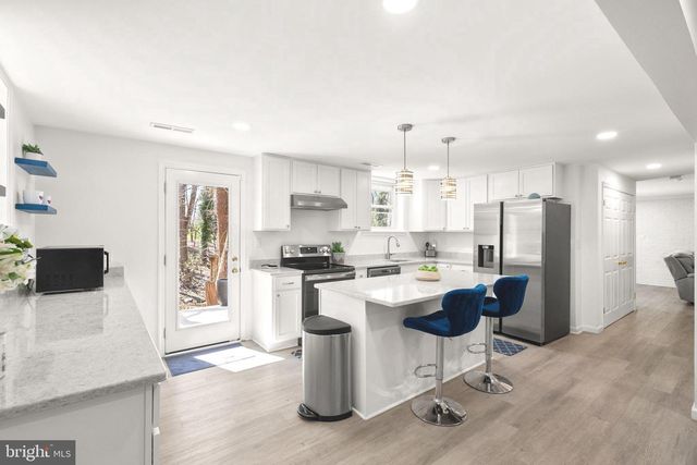 8607 PINECLIFF DR, Frederick, MD 21704