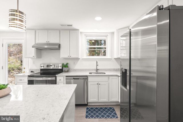 8607 PINECLIFF DR, Frederick, MD 21704