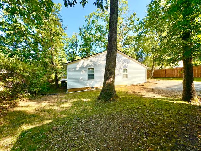 922 Ridgeway Avenue, Signal Mountain, TN 37377