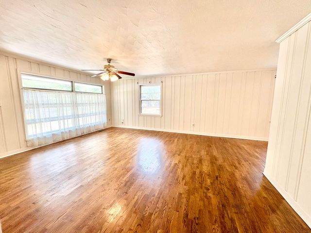 922 Ridgeway Avenue, Signal Mountain, TN 37377