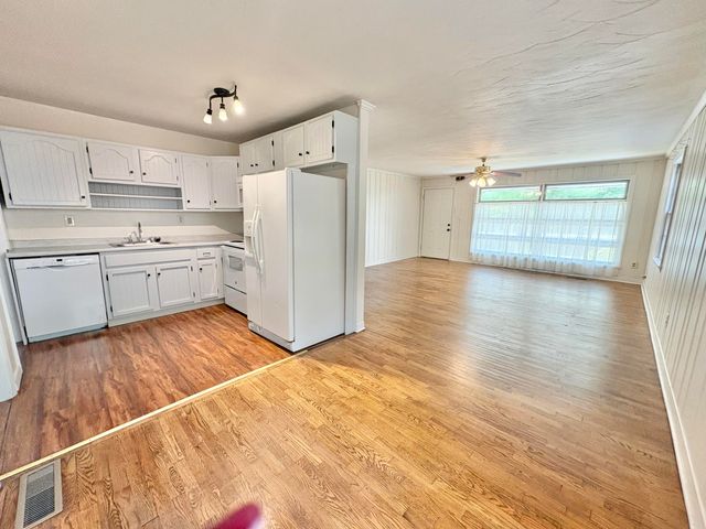 922 Ridgeway Avenue, Signal Mountain, TN 37377
