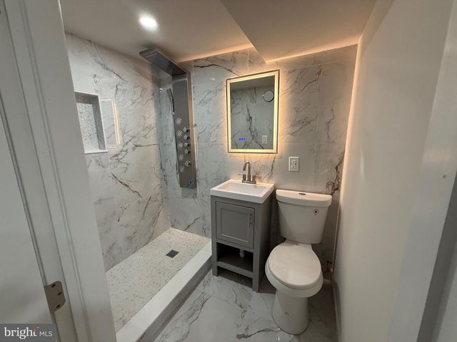 613 ROXBORO PL NW, Washington, DC 20011