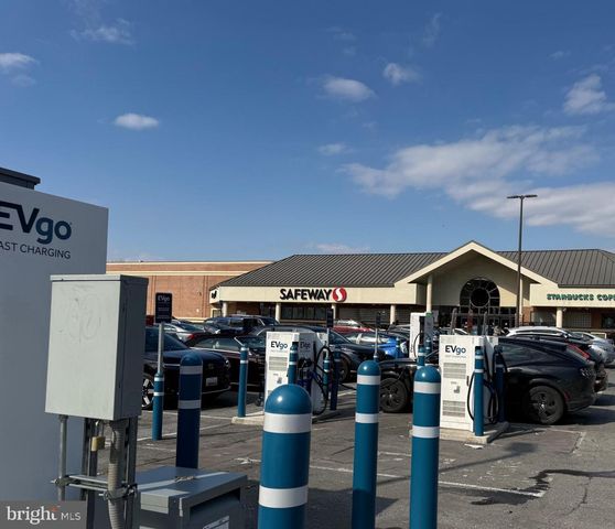 613 ROXBORO PL NW, Washington, DC 20011