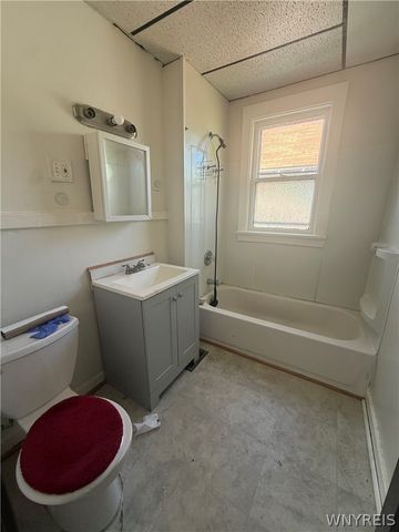 213 Courtland Avenue, Buffalo, NY 14215