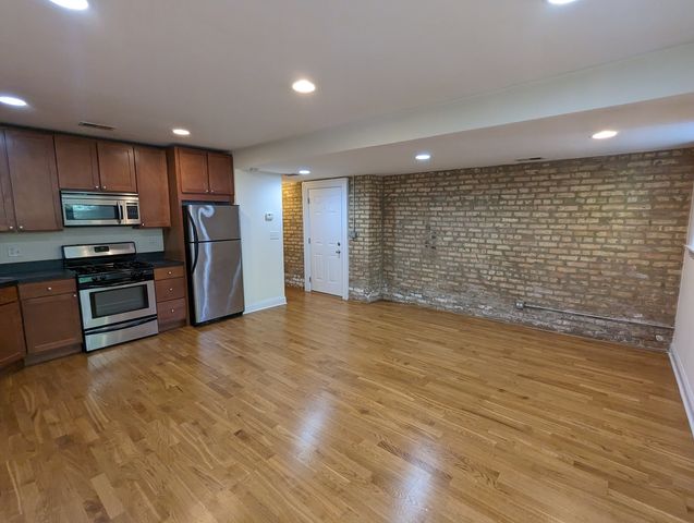 2834 N Albany Avenue G, Chicago, IL 60618