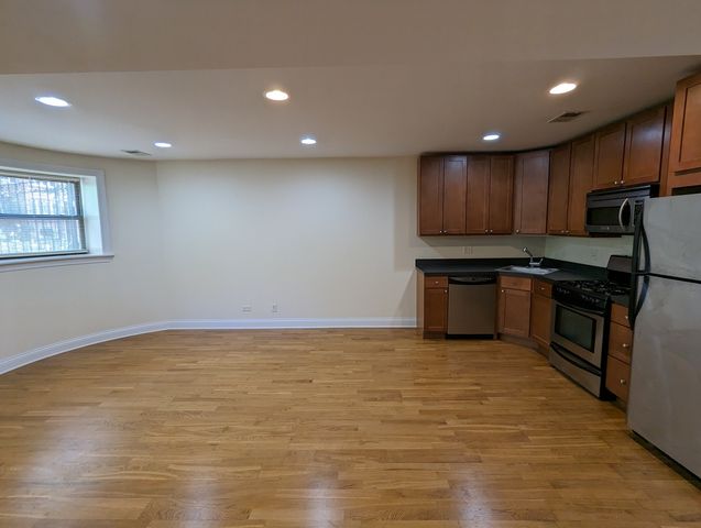 2834 N Albany Avenue G, Chicago, IL 60618