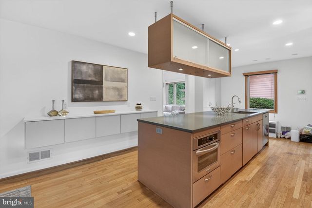 6104 ROBINWOOD RD, Bethesda, MD 20817