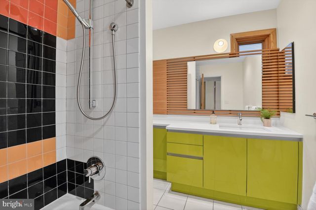 6104 ROBINWOOD RD, Bethesda, MD 20817