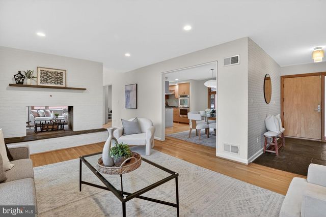 6104 ROBINWOOD RD, Bethesda, MD 20817