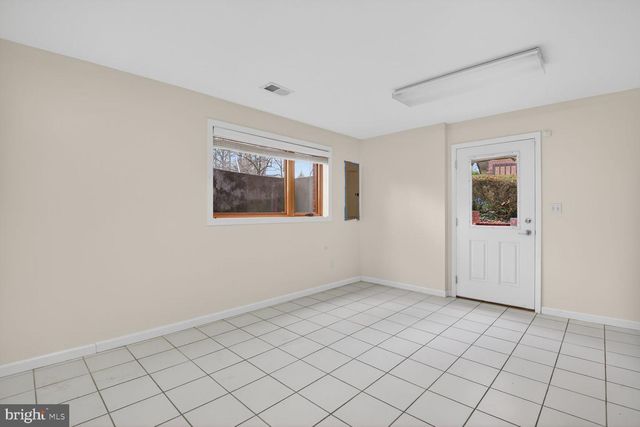 6104 ROBINWOOD RD, Bethesda, MD 20817