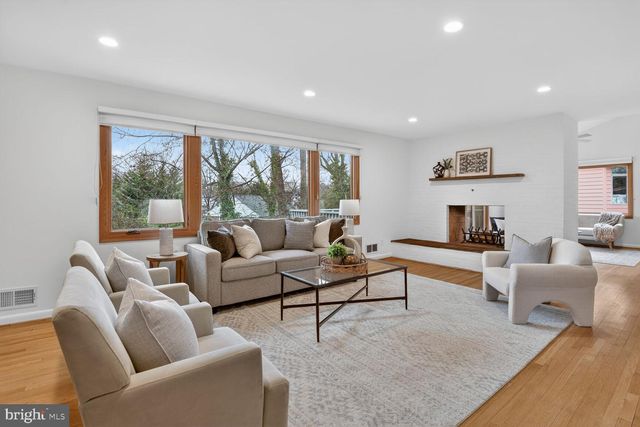 6104 ROBINWOOD RD, Bethesda, MD 20817