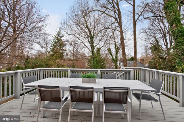 6104 ROBINWOOD RD, Bethesda, MD 20817