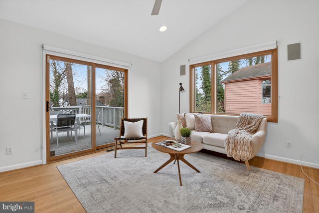 6104 ROBINWOOD RD, Bethesda, MD 20817