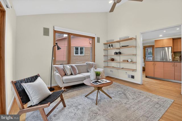 6104 ROBINWOOD RD, Bethesda, MD 20817