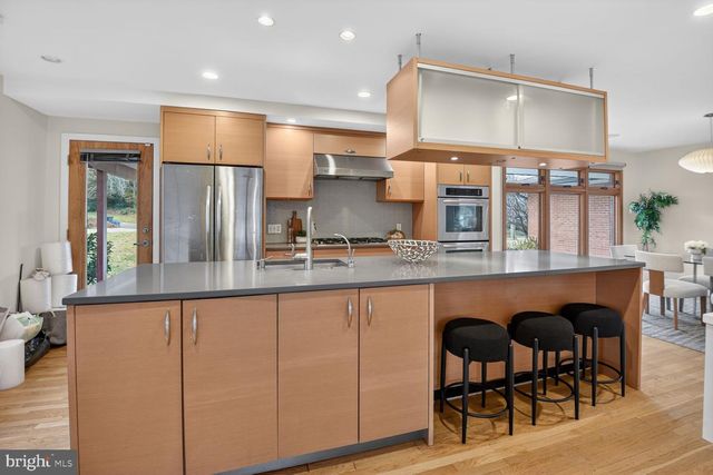 6104 ROBINWOOD RD, Bethesda, MD 20817