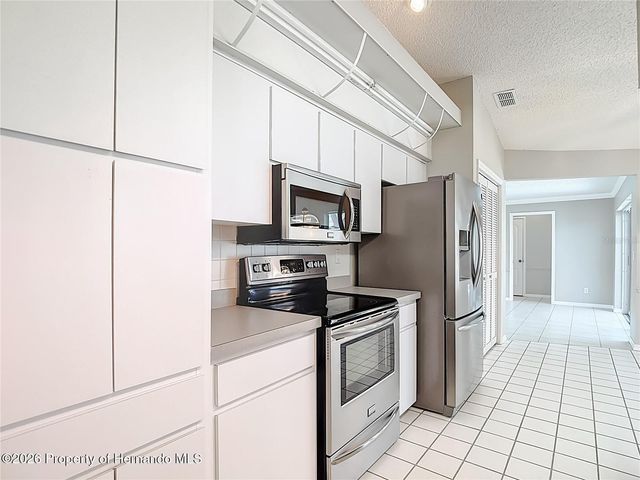 1039 GreenTurf Road, Spring Hill, FL 34608