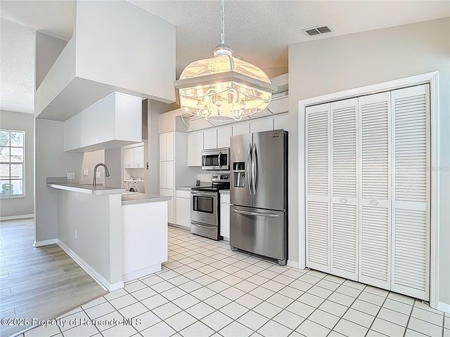 1039 GreenTurf Road, Spring Hill, FL 34608