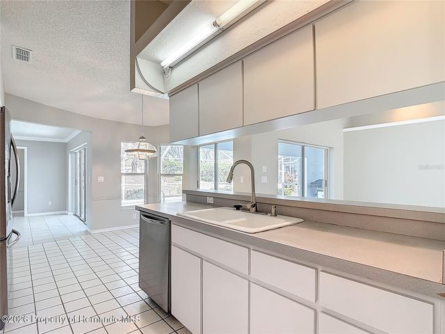 1039 GreenTurf Road, Spring Hill, FL 34608