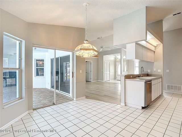 1039 GreenTurf Road, Spring Hill, FL 34608