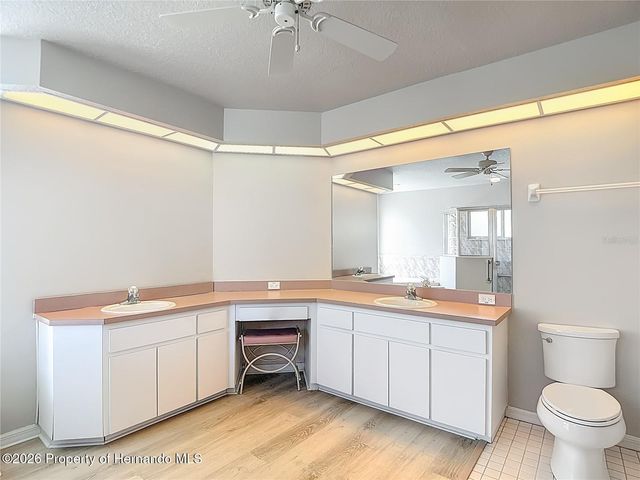 1039 GreenTurf Road, Spring Hill, FL 34608