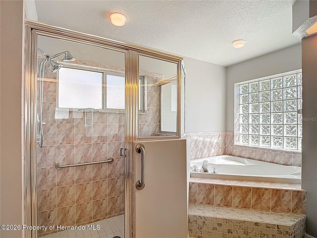 1039 GreenTurf Road, Spring Hill, FL 34608