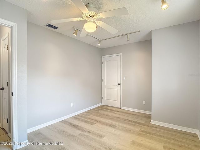 1039 GreenTurf Road, Spring Hill, FL 34608