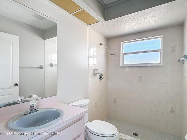 1039 GreenTurf Road, Spring Hill, FL 34608