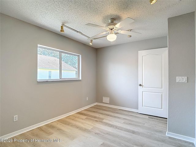 1039 GreenTurf Road, Spring Hill, FL 34608