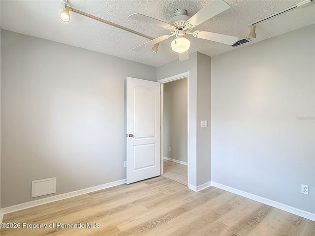 1039 GreenTurf Road, Spring Hill, FL 34608