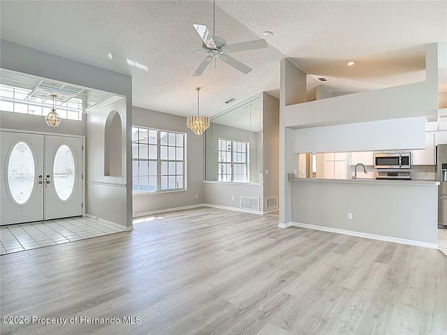 1039 GreenTurf Road, Spring Hill, FL 34608