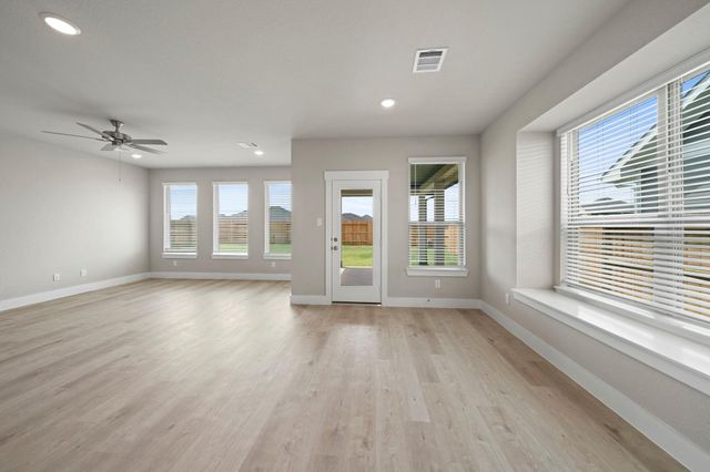 116 Coastal Prairie Drive, Waller, TX 77484