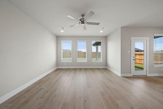 116 Coastal Prairie Drive, Waller, TX 77484