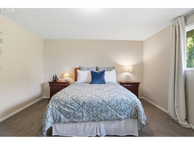 23901 Ne AIRPORT Rd, Aurora, OR 97002