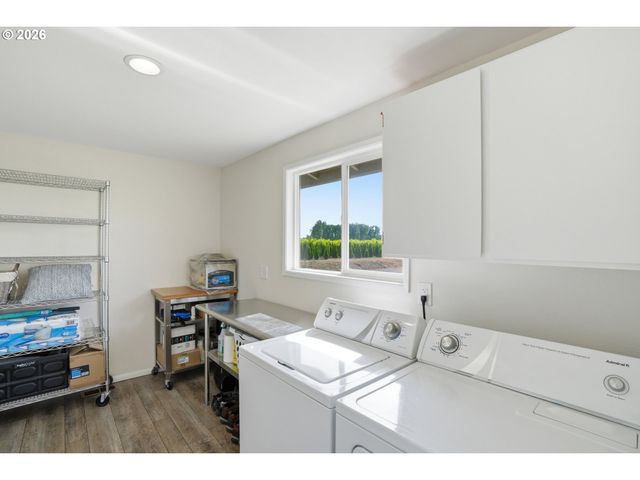23901 Ne AIRPORT Rd, Aurora, OR 97002