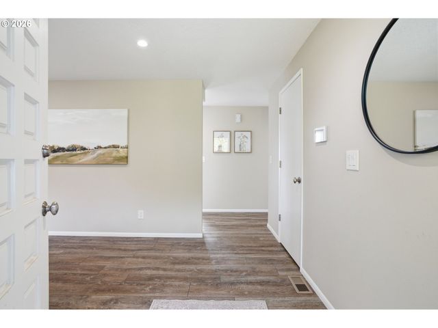 23901 Ne AIRPORT Rd, Aurora, OR 97002