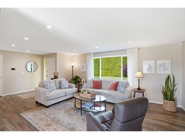 23901 Ne AIRPORT Rd, Aurora, OR 97002