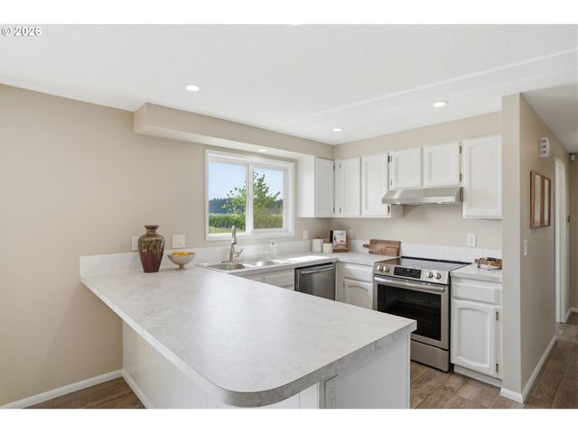 23901 Ne AIRPORT Rd, Aurora, OR 97002