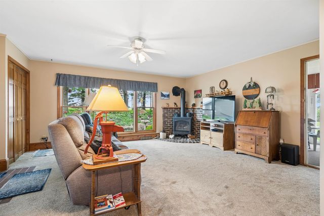 5736 Hammond Avenue, Waterloo, IA 50701